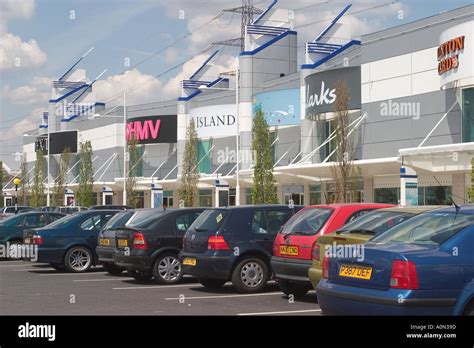 Cars parked at Gallions Reach Retail Shopping Park Beckton Newham East London UK Stock Photo - Alamy