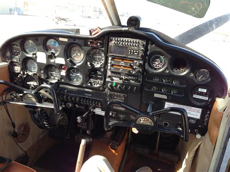 Piper Cherokee Cockpit | Cockpit, General aviation, Aviation