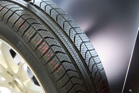 Tyre Tread Patterns – Directional / Asymmetrical (What Do They Mean?)