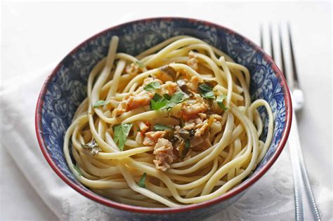 Linguine with White Clam Sauce - Everyday Eileen