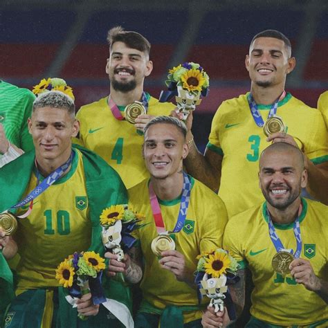 Pin de benny 🦋 em brasil | Jogadores seleção brasileira, Seleção ...