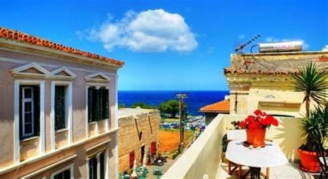 Hera Studios Chania Town Hera Studios is a small traditional hotel ...