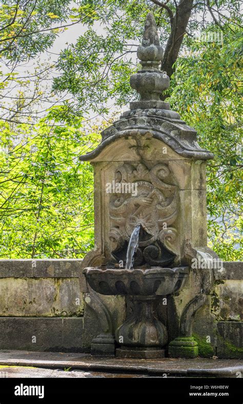 Small old park fountain Stock Photo - Alamy