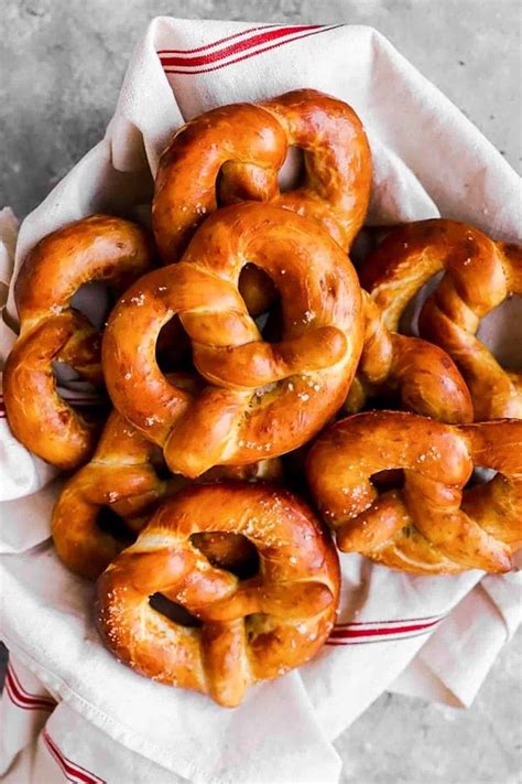 Homemade German Soft Pretzels Recipe | Savory Nothings