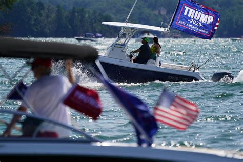 Opinion | After a disastrous boat parade, Trump gets a sinking feeling - The Washington Post