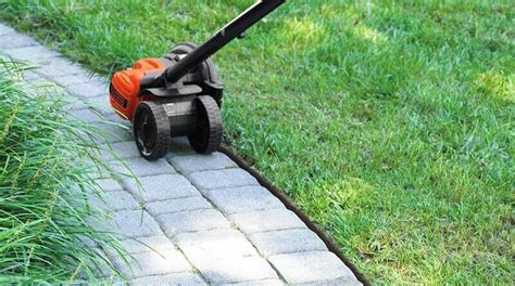 Best Lawn Edger: Reviews of Electric, Manual & Petrol Lawn Edging Tools