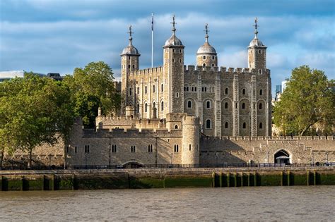 10 Best Castles in and Around London - What are the Most Famous Castles ...