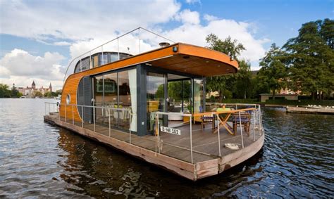 Sail away from it all in the gorgeous Nautlius Houseboat | Inhabitat ...