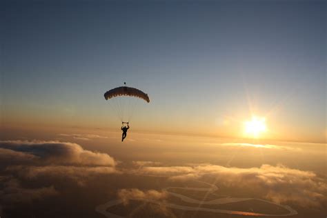 Skydive Wallpapers - Top Free Skydive Backgrounds - WallpaperAccess