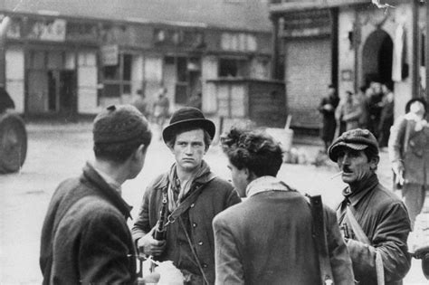 The Hungarian Revolution of 1956: Photos From the Streets of Budapest ...