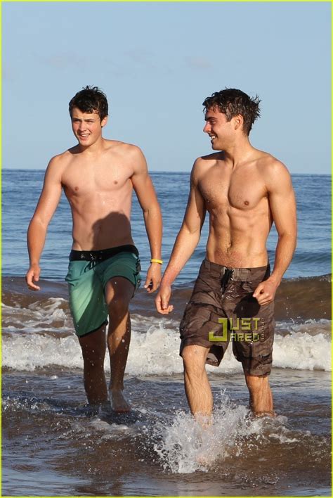 zac & dylan efron in the beach - Zac and Dylan Efron Photo (20339921 ...