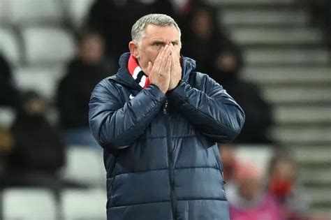 Sunderland sack Tony Mowbray before Newcastle FA Cup clash as fans lef