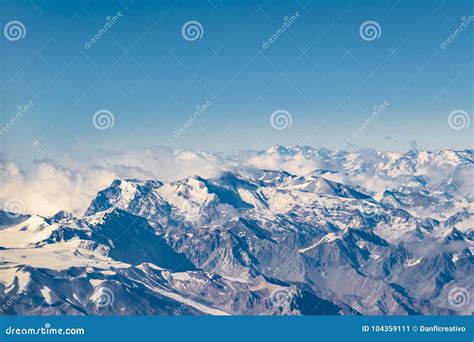 Vista Aerea Delle Montagne Delle Ande, Cile Immagine Stock - Immagine di corsa, nave: 104359111