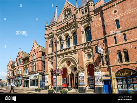 Theatre leeds building hi-res stock photography and images - Alamy