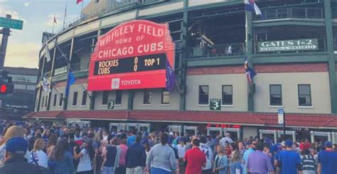 Chicago: Chicago Cubs Baseball Game Ticket at Wrigley Field | GetYourGuide