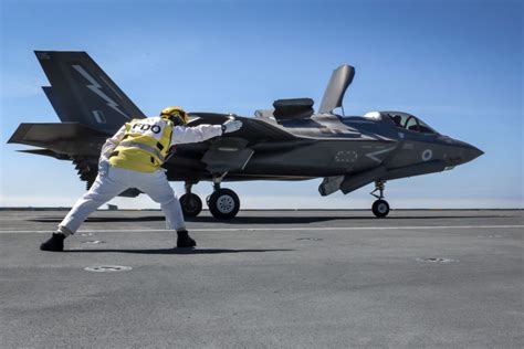 Primeiro pouso do F-35B a bordo do HMS Prince of Wales » Força Aérea