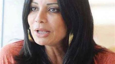 Sawsan Badr denies threatening to take off her clothes in Tahrir Square ...