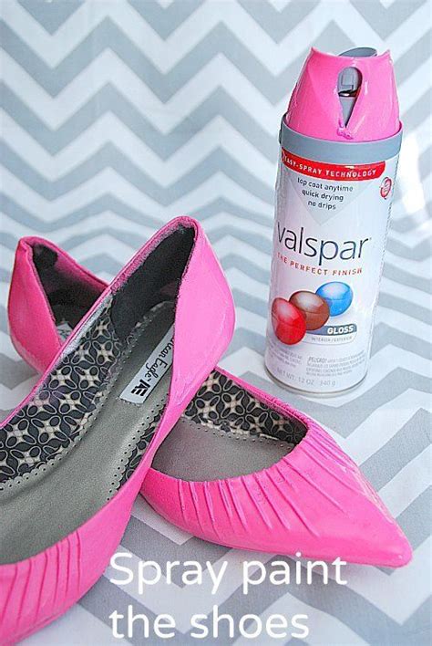 10-Minute Spray Painted Shoe Makeover! Recycle Clothes, Diy Clothes, Spray Paint Shoes, How To ...