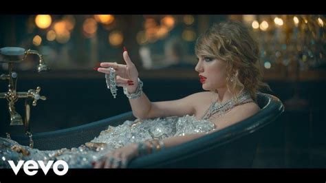 August: "Look What You Made Me Do" Music Video Premieres at the VMAs | Taylor swift, Taylor ...