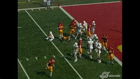 NCAA 06 Football Gameplay - Direct-Feed (E3 2005)_2005_05_18_1 - IGN