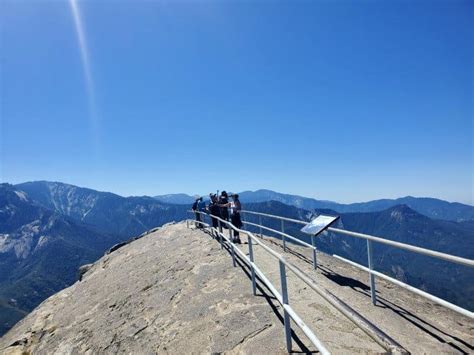 MORO ROCK TRAIL - SEQUOIA NATIONAL PARK - CALIFORNIA