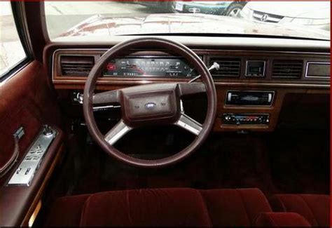 1989 Ford Crown Victoria - Information and photos - MOMENTcar