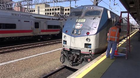 Amtrak P42 Genesis Idling At New Haven - YouTube