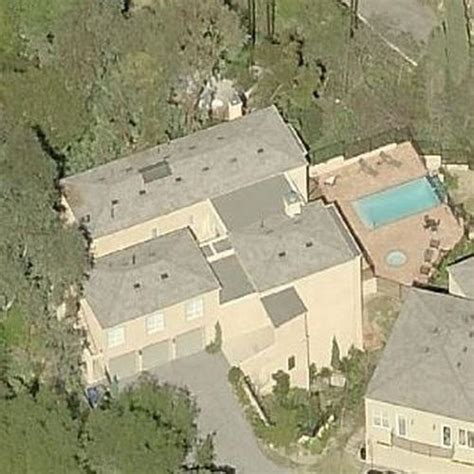 Ariana Grande's House (leased) in Los Angeles, CA (Google Maps)