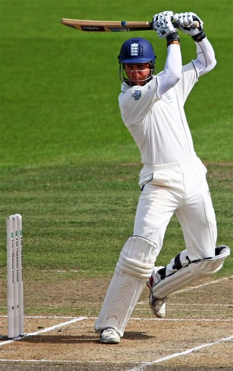 88054.jpg (500×796) | Cricket bat, Sport player, Sports