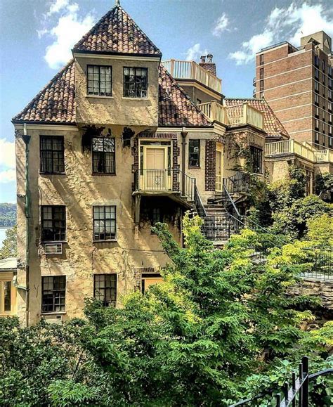 Beautiful building on a quiet street in the Spuyten Duyvil neighborhood ...