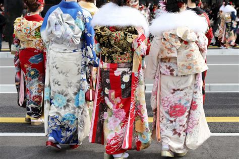 Traditional Japanese Clothing and Accessories – All Explained | Japan ...