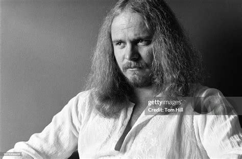 Singer Ronnie Van Zant of Lynyrd Skynyrd is interviewed in his hotel... News Photo - Getty Images