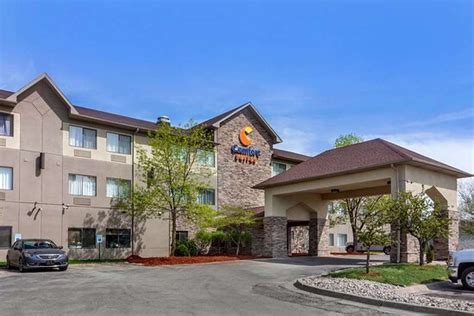 COMFORT SUITES $77 ($̶8̶3̶) - Updated 2023 Prices & Hotel Reviews - Council Bluffs, IA