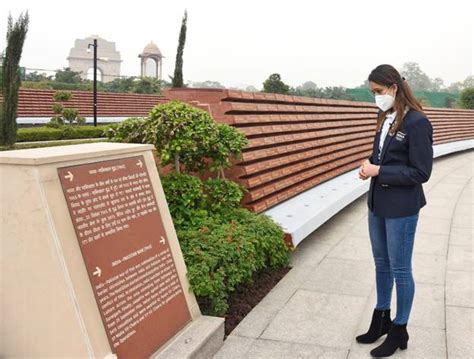 Table Tennis Star Manika Batra visits National War Memorial, pays ...