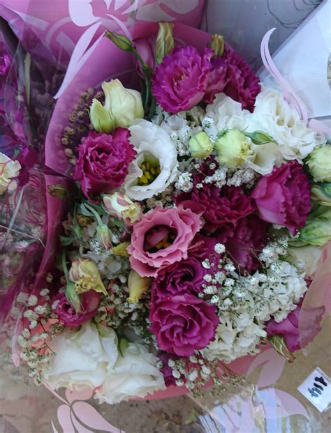 Gift Bouquet/Flower Bunch: Budget friendly — Eumundi Roses