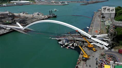 Arch bridge collapse leaves at least 10 injured in Taiwan