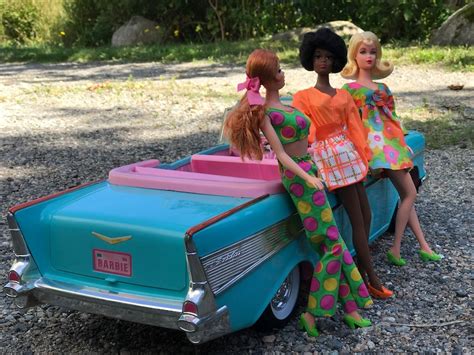 Barbie 1968, Vintage Blue and Pink Car, Mod Friends, Flower Colors, Black, Green, Pink, Orange ...