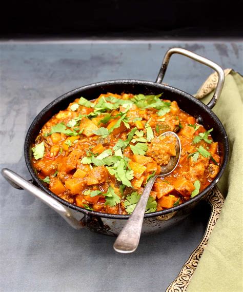 Easy Vegan Indian Curry with "Mince" and Veggies - Holy Cow Vegan