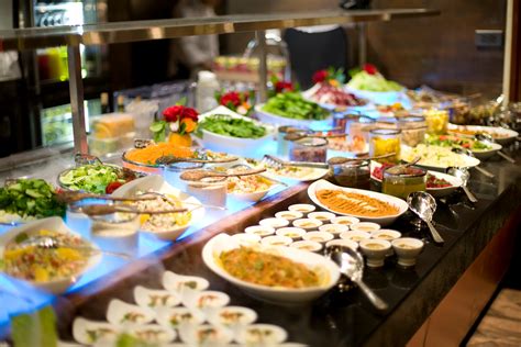 International Buffet Riverside Terrace – Mandarin Oriental