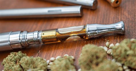 Vaporizing Cannabis Versus Smoking Cannabis - Apollo Cannabis Clinic