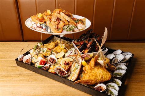 Is This Crazy Feast The Biggest Seafood Platter In Perth? | So Perth