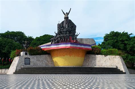 People Power Monument, EDSA | cestagne01 | Flickr