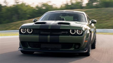 Here's How Fast The Dodge Challenger SRT Hellcat Really Is