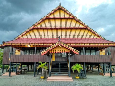 4 Rumah Adat Sulawesi Tenggara [Gambar dan Penjelasan Panjang]