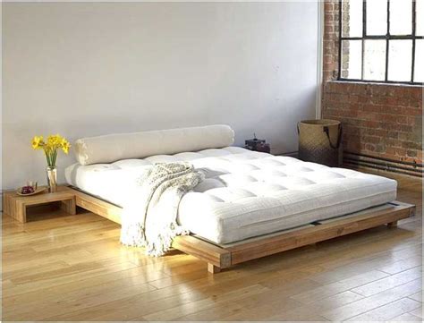 Pin by Jay on My flat | Japanese style bed, Japanese bed frame, Low bed ...