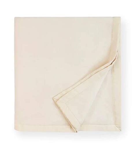 The Softest Cashmere Blankets & Throws To Elevate Your Winter Home ...