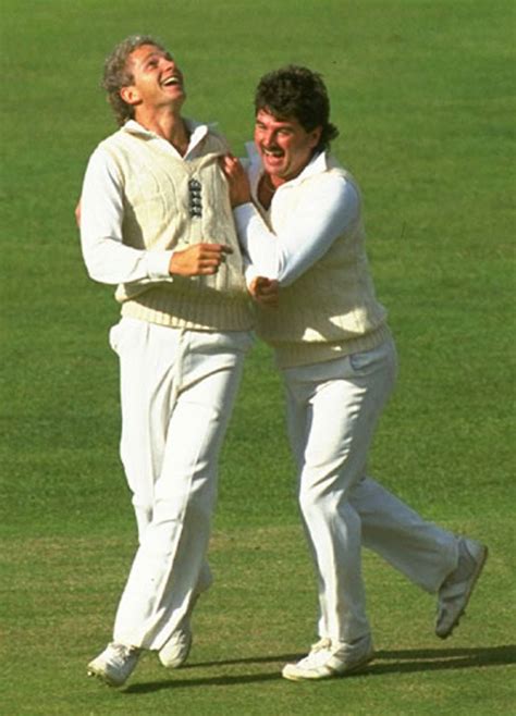 David Gower and Allan Lamb celebrate during the 1985 Ashes | ESPNcricinfo.com