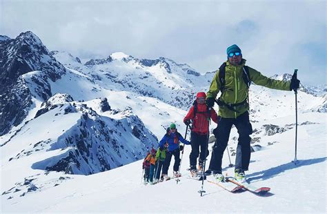 Pyrenees Ski mountaineering: Val d’Aran, Vall de Boi, Vignemale. 2-day ...