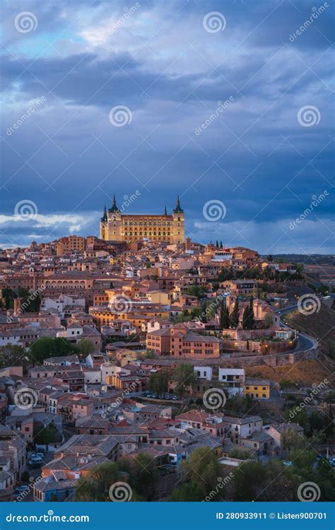 Toledo City Skyline at Sunset Stock Image - Image of bridge, stone ...