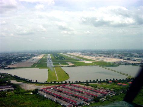 Don Muang Airport | Series 'The most dangerous runways in the world' | OrangeSmile.com